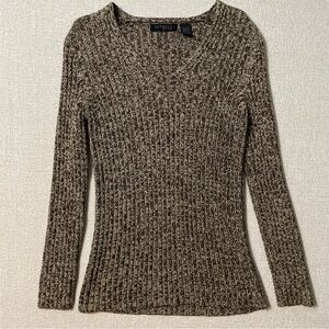 Express Women's Brown V-Neck Cable Knit Sweater